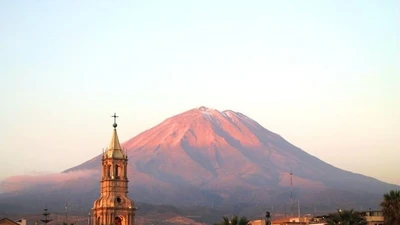 Khám phá 'thành phố trắng' tuyệt đẹp của Peru