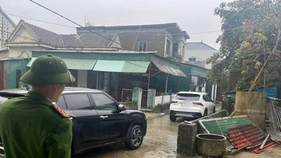 Công an vào cuộc vụ tài xế đỗ xe cản trở giao thông ở Hà Tĩnh