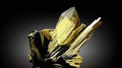 Soi cận khoáng vật bí ẩn với cấu trúc tinh thể hiếm