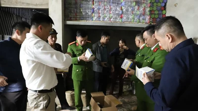Bóc gỡ đường dây sản xuất thuốc tăng cân giả ở Hà Tĩnh