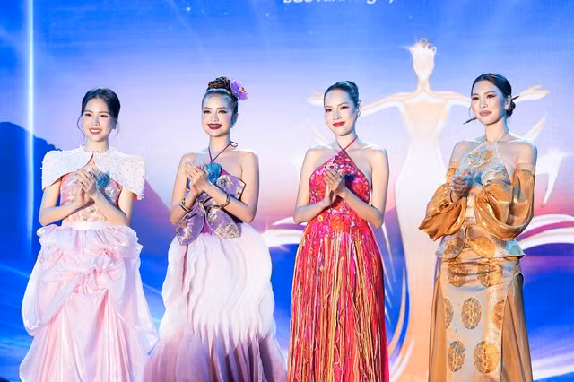 hoa-hau-sinh-vien.jpg