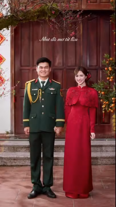 ca-si-hoa-minzy-cong-khai-ban-trai-la-quan-nhan.jpg