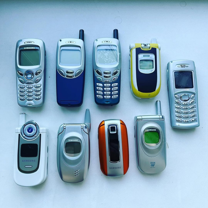 Năm 2000, Apple vẫn loay hoay còn Samsung chủ yếu nổi tiếng với TV và điện thoại phổ thông.