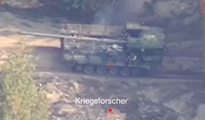 Theo các chuyên gia quân sự, một trong những đặc điểm của M1989 Koksan là có tốc độ bắn tương đối chậm, tốc độ bắn từ một đến hai viên đạn trong năm phút do kích thước lớn và độ phức tạp của đạn pháo. Tuy vậy, điểm yếu này được bù lại bằng tầm bắn xa và sức công phá lớn. Hơn nữa, M-1989 có khoang chứa đạn tới 12 viên.