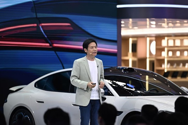 Sự tăng vọt của giá cổ phiếu Xiaomi chủ yếu nhờ vào thành công vang dội từ màn ra mắt mẫu xe điện Xiaomi YU7 được mong đợi từ lâu. Chỉ sau 1 giờ mở bán, mẫu SUV điện này đã ghi nhận 289.000 đơn đặt hàng ở thị trường tỷ dân. 2-7182.jpg