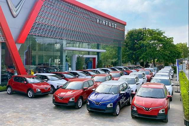 Giữa lúc sức mua xe xăng cỡ nhỏ suy yếu, các mẫu ôtô điện đô thị đồng hạng lại có sức bật mạnh mẽ. Riêng trong tháng 9, VinFast VF5 đã bán được 3.847 xe. 5-3300.jpg
