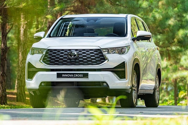 Với 318 xe bán ra trong tháng 7, Toyota Innova Cross tiếp tục giữ vững ngôi đầu bảng ở phân khúc hybrid. 2-9023.jpg