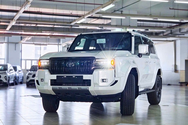Toyota Land Cruiser Prado 2025 "kèm lạc" bất ngờ giảm giá kiếm khách. 2.jpg
