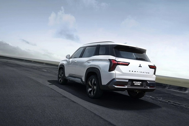 Tại Việt Nam, Destinator được nhận định sẽ thế chỗ Outlander để cạnh tranh Mazda CX-5, Ford Territory, Hyundai Tucson... 3.jpg