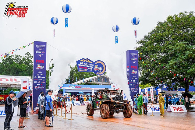 Giải năm nay quy tụ 70 đội đua, 24 đường thi và hơn 750 bài thi đấu. 3-4421.jpg