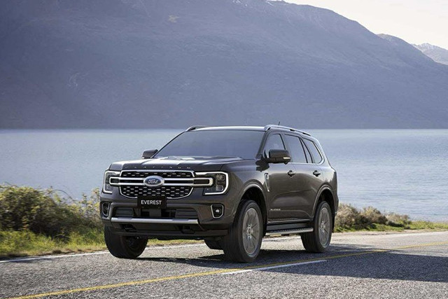 Với Ford Everest, khách hàng sẽ nhận được 2 năm bảo hiểm vật chất và camera hành trình Mozhu S3 trị giá đến 34 triệu đồng cho bản Titanium 4x4, 30 triệu đồng cho bản Titanium 4x2,... 3-3074.jpg