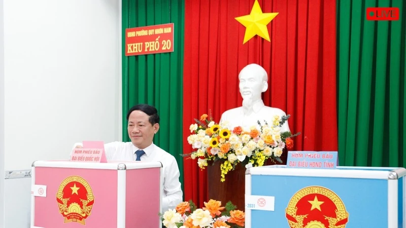 Cử tri tỉnh Gia Lai nô nức tham gia ngày hội non sông