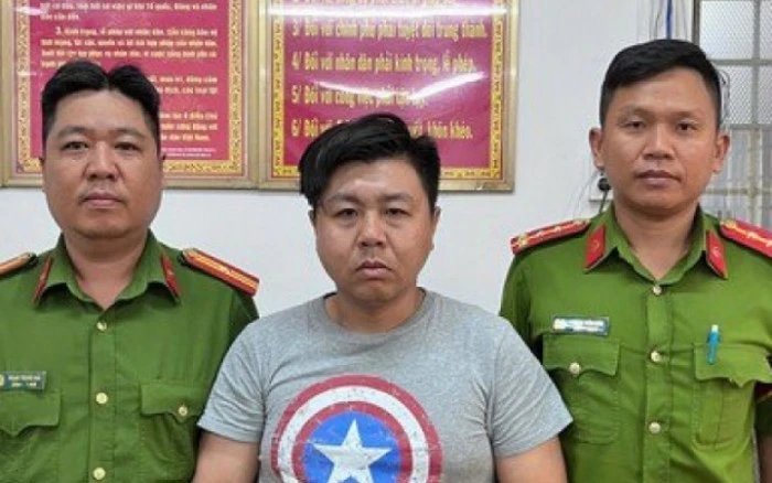 Bắt giữ tài xế xe ôm đập phá vali khách tại sân bay Tân Sơn Nhất