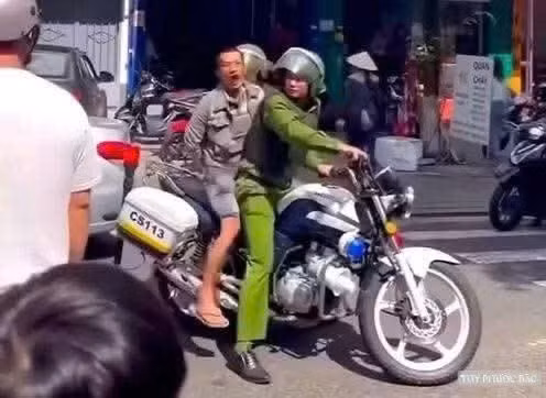 Đối tượng cầm dao gây náo loạn trường học ở Gia Lai có dấu hiệu tâm thần