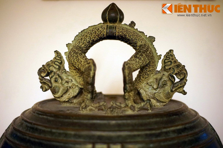 8. Hình tượng rồng trên quai chuông chùa Vân Bản. Chuông được đúc trong thời Trần (thế kỷ 13), là một trong ba quả chuông cổ nhất Việt Nam được ghi nhận vào thời điểm hiện tại.