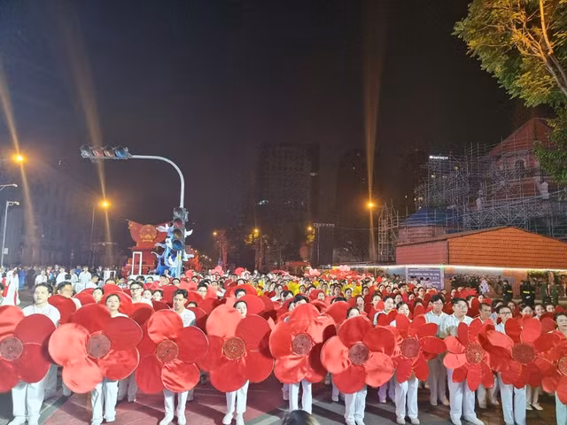 Truc tiep: Dieu binh dieu hanh ky niem 50 nam giai phong mien Nam, thong nhat dat nuoc-Hinh-39