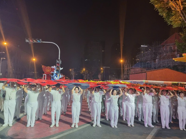 Truc tiep: Dieu binh dieu hanh ky niem 50 nam giai phong mien Nam, thong nhat dat nuoc-Hinh-40