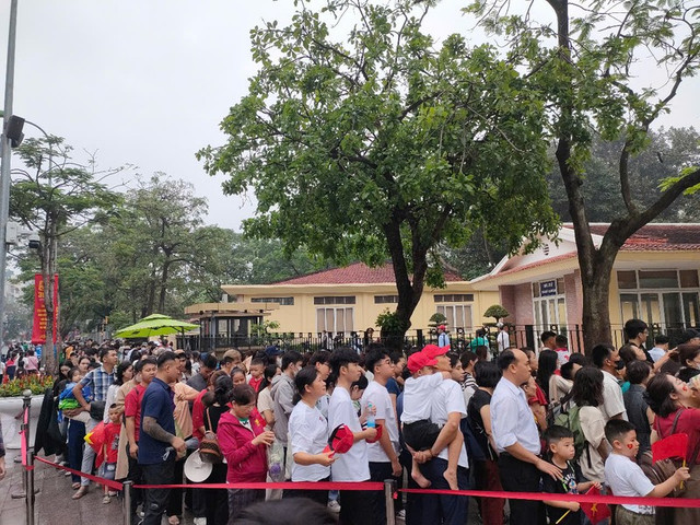 Truc tiep: Dieu binh dieu hanh ky niem 50 nam giai phong mien Nam, thong nhat dat nuoc-Hinh-34