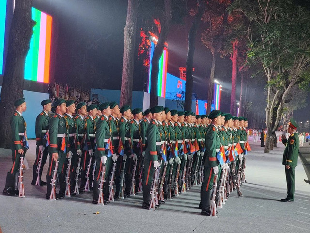 Truc tiep: Dieu binh dieu hanh ky niem 50 nam giai phong mien Nam, thong nhat dat nuoc-Hinh-38