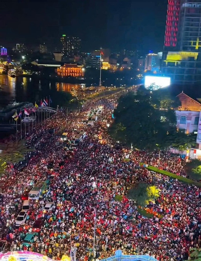 Truc tiep: Dieu binh dieu hanh ky niem 50 nam giai phong mien Nam, thong nhat dat nuoc-Hinh-48