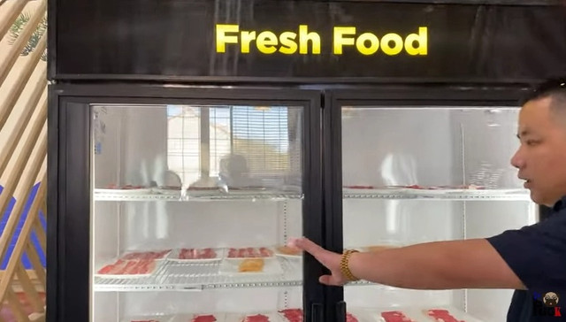 Khoa Pug sở hữu nhà hàng lẩu đặc biệt như nào? - Hình 8 Khoa Pug so huu nha hang lau dac biet nhu nao?-Hinh-8