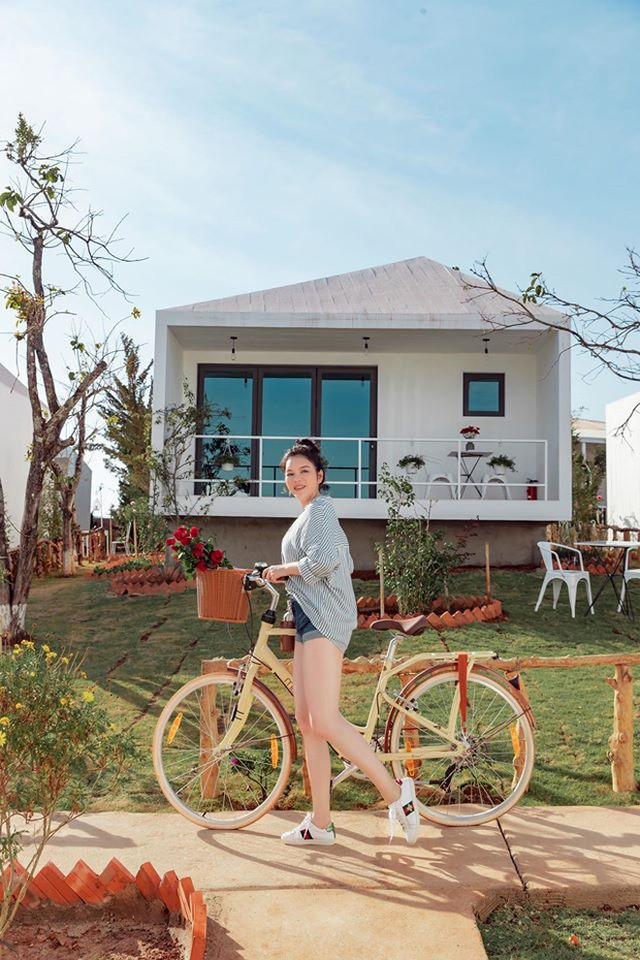 Nữ đại gia cứ buổi tối buồn buồn thì mang hột xoàn ra đếm - Hình 10 Nu dai gia cu buoi toi buon buon thi mang hot xoan ra dem-Hinh-10