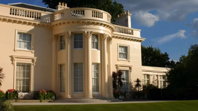 Choang ngop dinh thu trieu USD cua hoang tu A Rap vua rao ban-Hinh-6