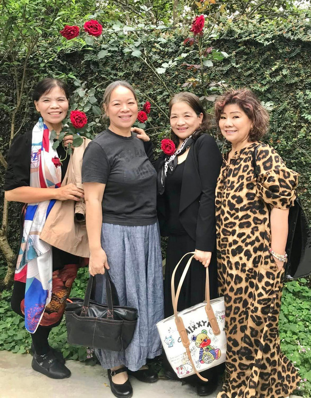 NSND Thanh Hoa sở hữu biệt thự ngàn m2 ngập sắc hoa - Hình 2 NSND Thanh Hoa so huu biet thu ngan m2 ngap sac hoa-Hinh-2