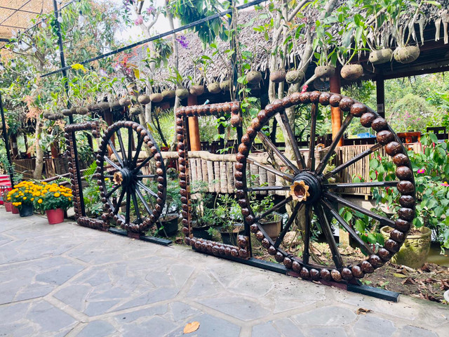 Đại gia Vĩnh Long chơi lớn với biệt phủ dừa cực độc lạ - Hình 3 Dai gia Vinh Long choi lon voi biet phu dua cuc doc la-Hinh-3