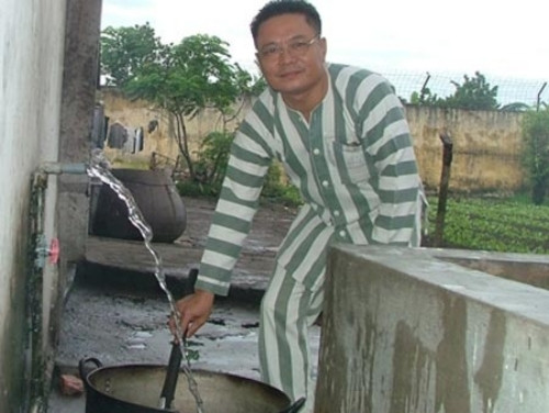 Đại gia xài một tỷ mỗi ngày: Thuyết 'buôn vua' là ai? - Hình 3 Dai gia xai mot ty moi ngay: Thuyet 'buon vua' la ai?-Hinh-3