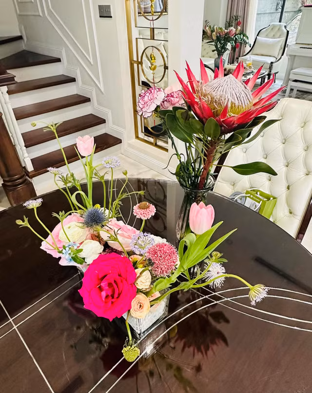 Van Hugo va chong dai gia he lo khong gian biet thu dep nhu mo-Hinh-5