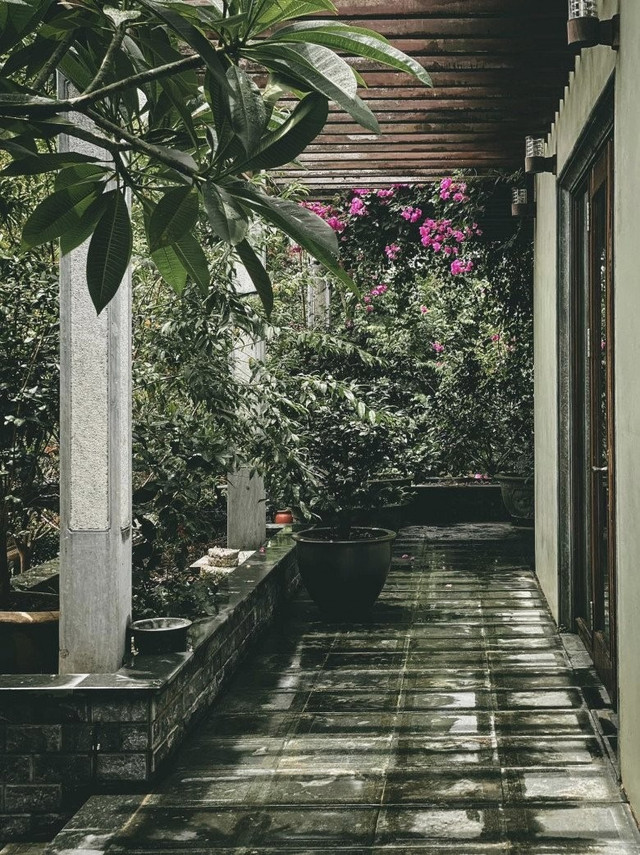 Cận cảnh biệt phủ gỗ lim rộng 1.000m2 ở Nam Định - Hình 11 Can canh biet phu go lim rong 1.000m2 o Nam Dinh-Hinh-11