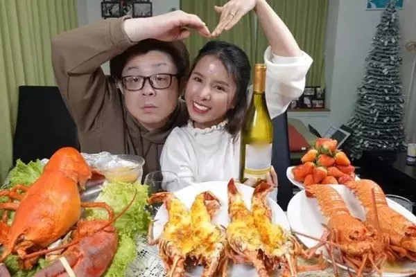 Bà Nhân Vlog giàu có như thế nào? - Hình 3 Ba Nhan Vlog giau co nhu the nao?-Hinh-3