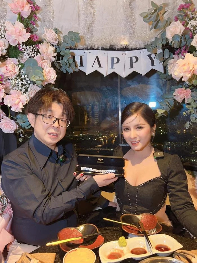 Bà Nhân Vlog giàu có như thế nào? - Hình 6 Ba Nhan Vlog giau co nhu the nao?-Hinh-6