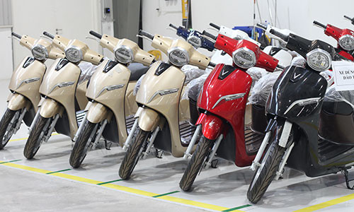 Xe máy điện VinFast Klara từ 34 triệu... giá quá đắt? Xe may dien VinFast Klara tu 34 trieu... gia qua dat?