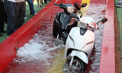 Xe máy điện VinFast Klara từ 34 triệu... giá quá đắt? - Hình 4 Xe may dien VinFast Klara tu 34 trieu... gia qua dat?-Hinh-4