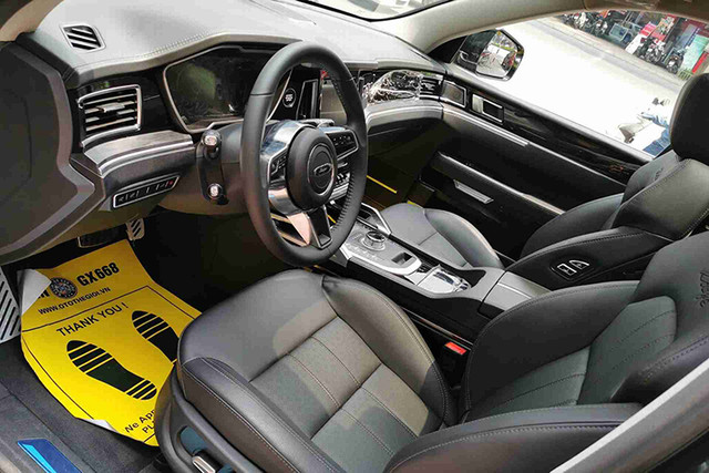 Ngắm 'ngoại hình' Zotye Z8 với giá từ 758 triệu đồng - Hình 4 Ngam 'ngoai hinh' Zotye Z8 voi gia tu 758 trieu dong-Hinh-4