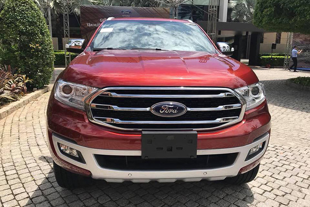 Giá xe ô tô Ford Everest giảm sốc 130 triệu đồng, cam kết bán xe 'không kèm lạc' Gia xe o to Ford Everest giam soc 130 trieu dong, cam ket ban xe 'khong kem lac'