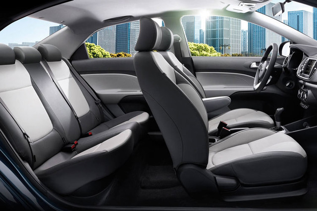 Xe giá rẻ Kia Soluto giá 399 triệu đồng có gì bên trong? - Hình 5 Xe gia re Kia Soluto gia 399 trieu dong co gi ben trong?-Hinh-5