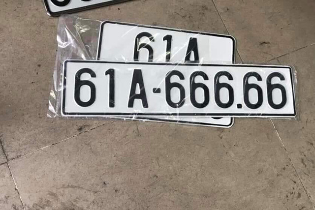 Chủ xe Mazda3 bốc trúng biển số cực đẹp ngũ quý 6 - Hình 3 Chu xe Mazda3 boc trung bien so cuc dep ngu quy 6-Hinh-3