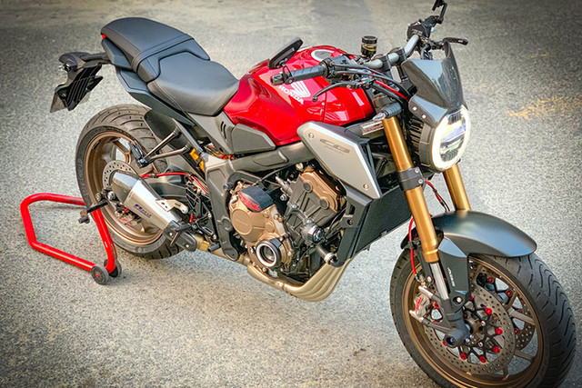 Dân chơi Sài Gòn vung trăm triệu độ Honda CB650R Dan choi Sai Gon vung tram trieu do Honda CB650R