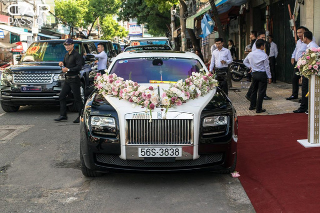 Ngắm dàn siêu xe hơn 90 tỷ tại đám cưới con gái đại gia Minh Nhựa Ngam dan sieu xe hon 90 ty tai dam cuoi con gai dai gia Minh Nhua