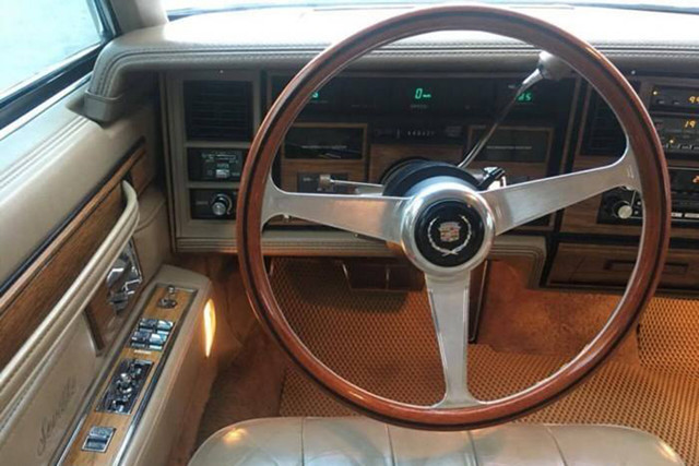 Xe Cadillac Seville dùng 35 năm bán 1,5 tỷ ở Sài Gòn - Hình 7 Xe Cadillac Seville dung 35 nam ban 1,5 ty o Sai Gon-Hinh-7