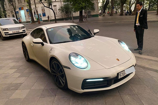 Vo chong Cuong Do la chay Porsche 911 gan 8 ty dong ra Bac