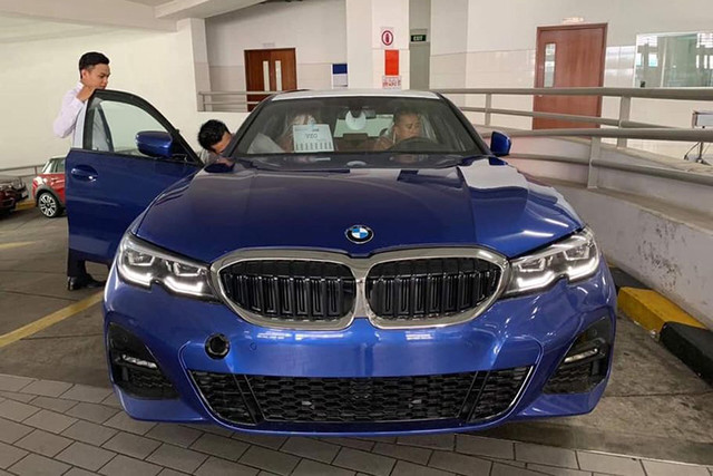 Cận cảnh BMW 3-Series 2019 hơn 2 tỷ đồng tại Việt Nam - Hình 3 Can canh BMW 3-Series 2019 hon 2 ty dong tai Viet Nam-Hinh-3