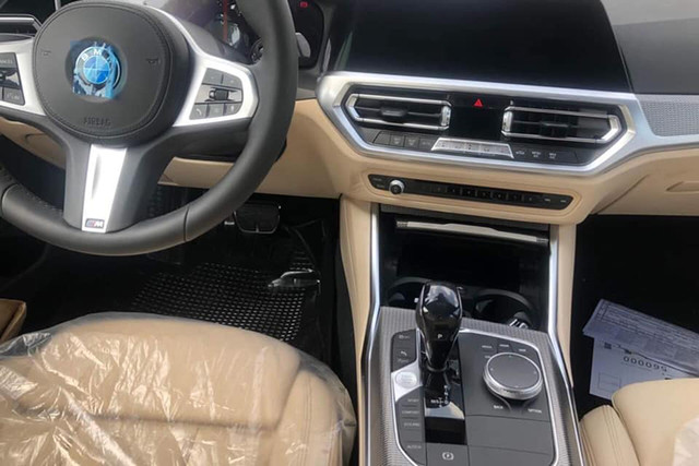 Cận cảnh BMW 3-Series 2019 hơn 2 tỷ đồng tại Việt Nam - Hình 6 Can canh BMW 3-Series 2019 hon 2 ty dong tai Viet Nam-Hinh-6