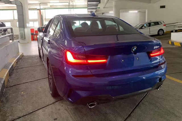 Cận cảnh BMW 3-Series 2019 hơn 2 tỷ đồng tại Việt Nam - Hình 4 Can canh BMW 3-Series 2019 hon 2 ty dong tai Viet Nam-Hinh-4