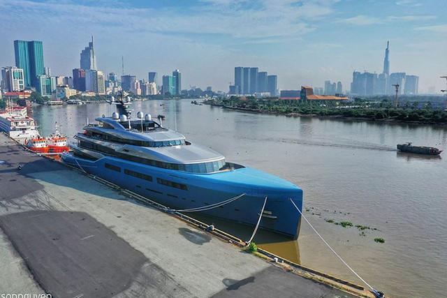 Soi siêu du thuyền AVIVA 150 triệu USD cập cảng Sài Gòn Soi sieu du thuyen AVIVA 150 trieu USD cap cang Sai Gon