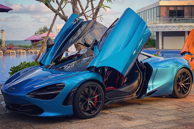 Cường đô la lái McLaren 720S hơn 20 tỷ rong chơi ở Vũng Tàu - Hình 3 Cuong do la lai McLaren 720S hon 20 ty rong choi o Vung Tau-Hinh-3