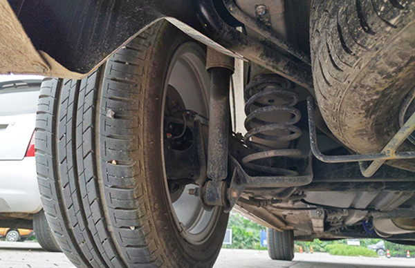 Mitsubishi Xpander lại bị khách Việt "tố" chảy dầu - Hình 4 Mitsubishi Xpander lai bi khach Viet